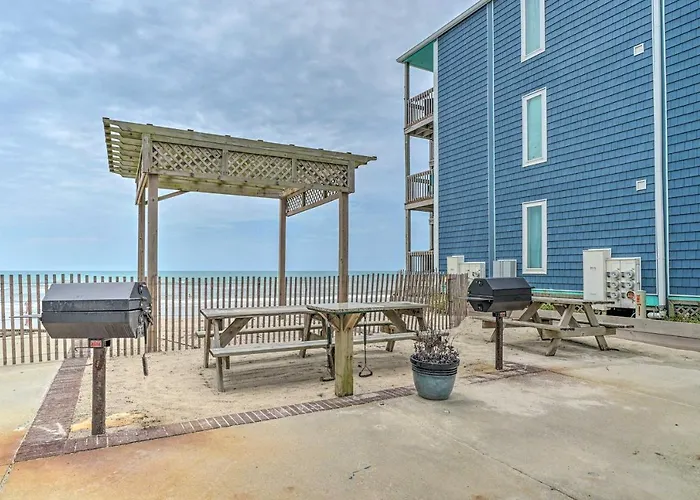 North Topsail Beach Vacation Rental W/ Balcony!