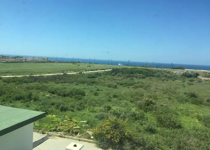 Appartement Avec Piscines, Vue Sur Mer Et Acces A La Plage A Achakar Hill, Tanger.