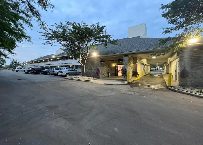 Americas Best Value Inn & Suites Monroe