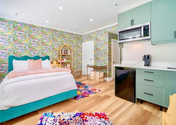 King Bed Mermaid Suite - Heart Of Palm Beach, Free Parking Included