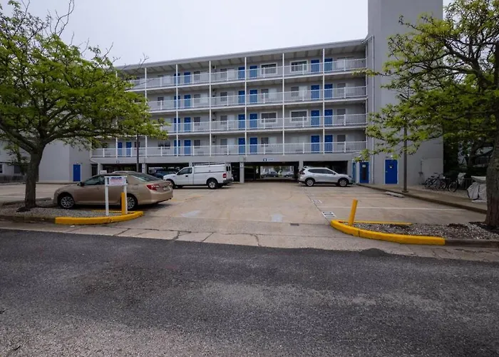 Trendy 1Bd Balcony Pool Small Fam Or Couples Stay