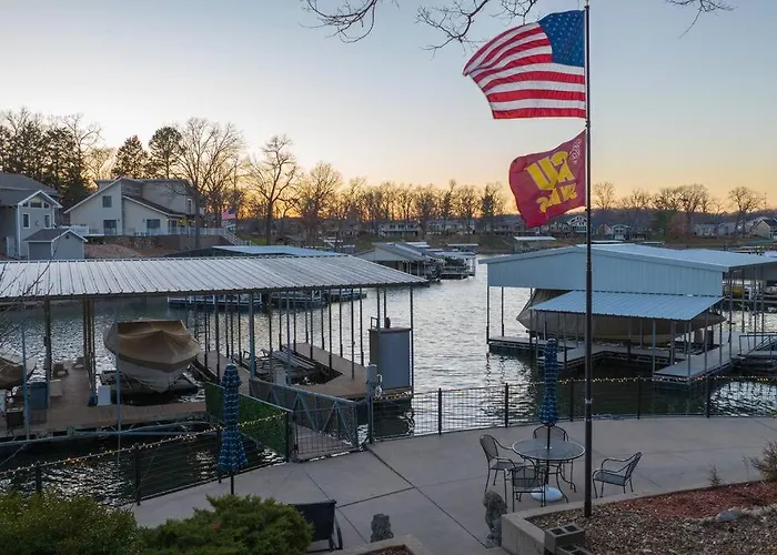 Private Lake House Sleeps Large Groups On The Water Swim N Boat Dock Lots Of Amenities