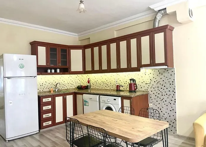 Cesme Merkezde Marinaya 5 Dakika