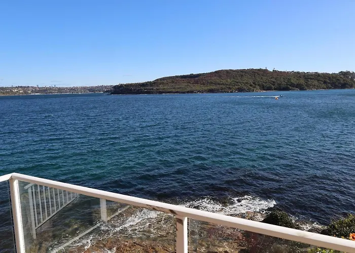 Waterfront On Manly Harbour