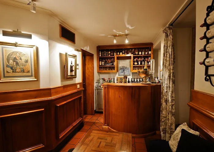 Lawrences Hotel