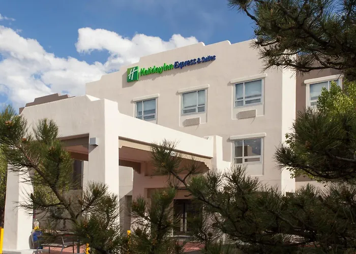 Holiday Inn Express & Suites