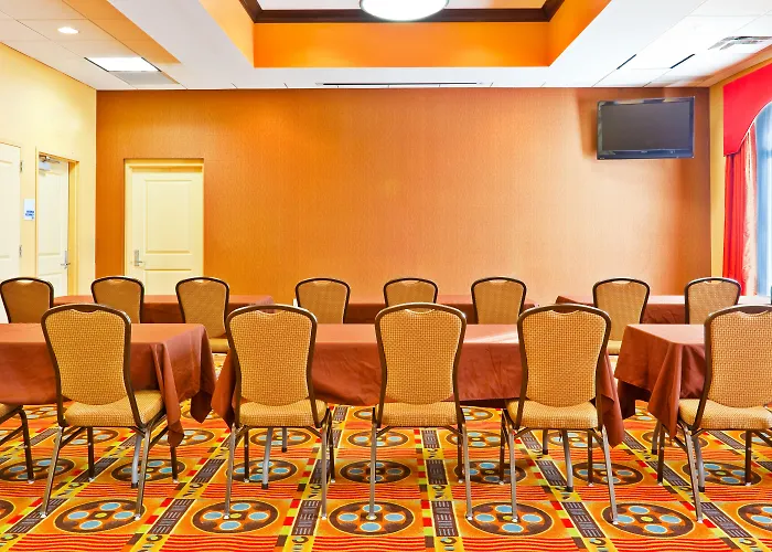 Holiday Inn Express Nashville-Opryland By Ihg
