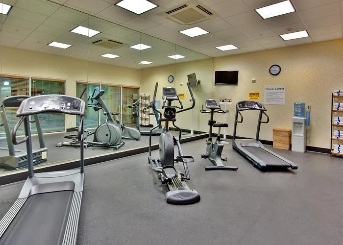 Holiday Inn & Suites Bakersfield By Ihg