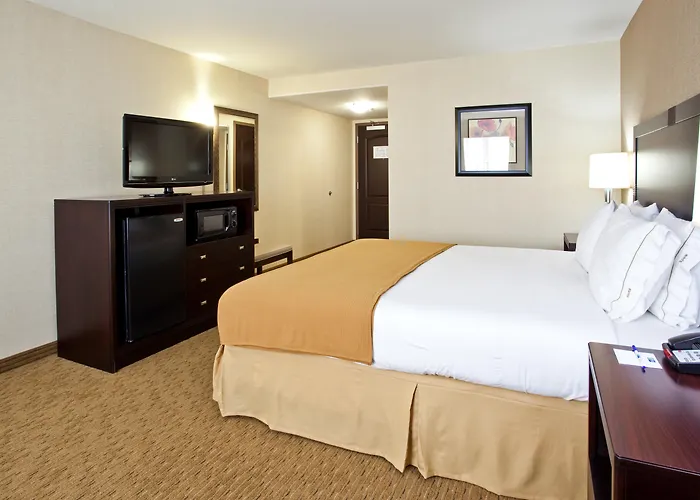 Holiday Inn Express Fresno South By Ihg