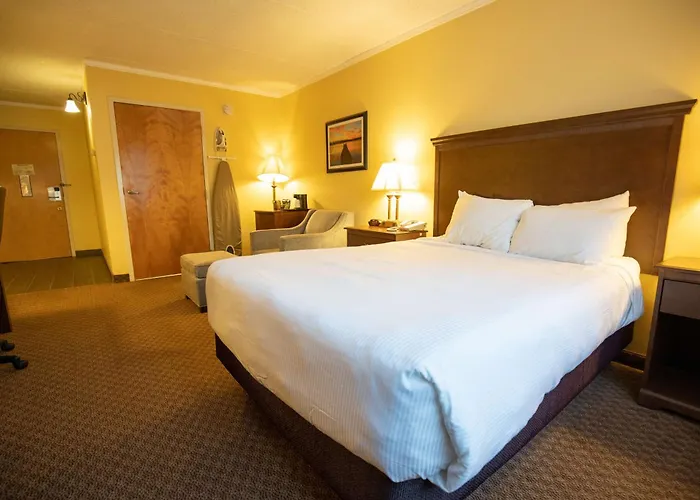 Skyline Hotel Lake George