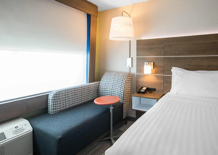 Holiday Inn Express & Suites Ludington By Ihg
