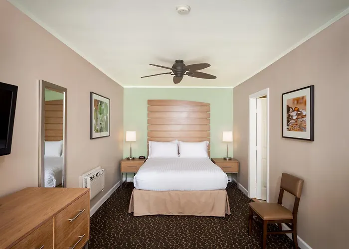 Holiday Inn Express And Suites La Jolla - Windansea Beach, And Ihg Hotel