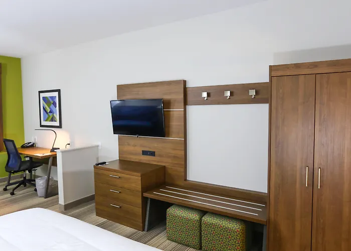 Holiday Inn Express & Suites - Houston Iah - Beltway 8 By Ihg