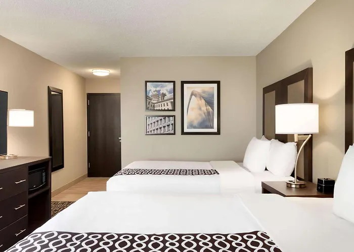 La Quinta Inn & Suites By Wyndham St Louis Route 66