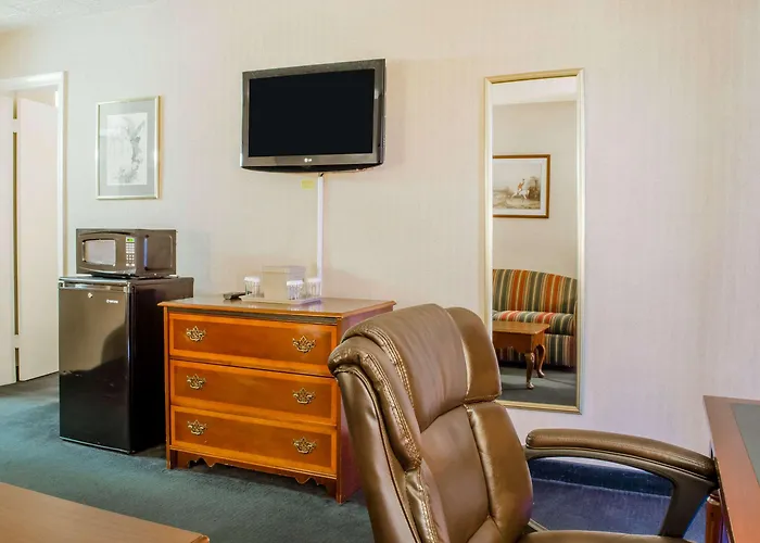 Quality Inn & Suites Burnham