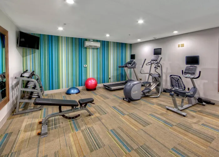 Holiday Inn Express & Suites Crossville By Ihg