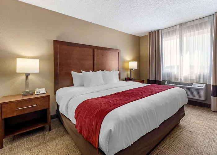 Comfort Inn & Suites Hays I-70