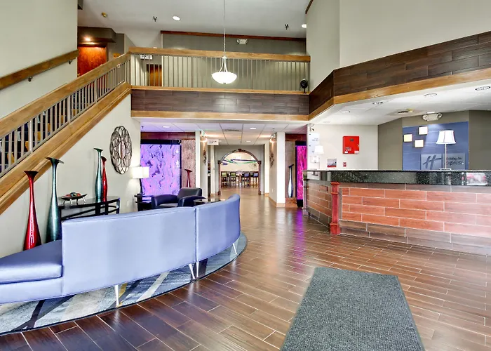 Holiday Inn Express Marshfield - Springfield Area By Ihg
