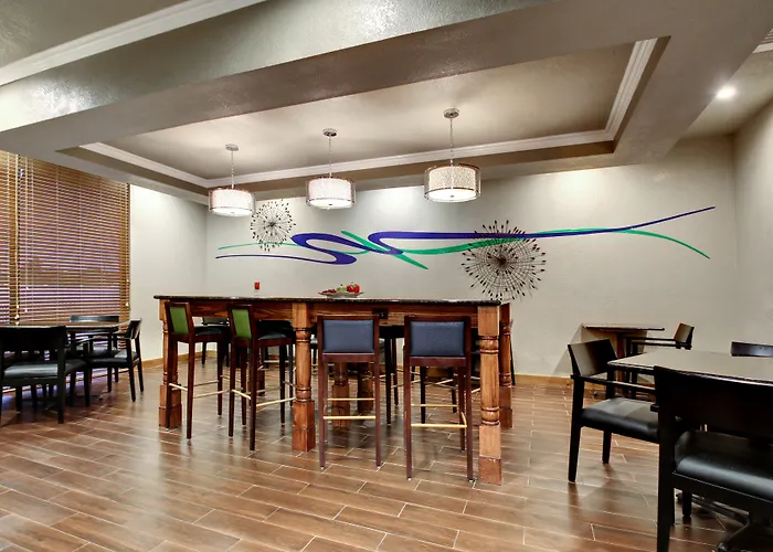 Holiday Inn Express Marshfield - Springfield Area By Ihg