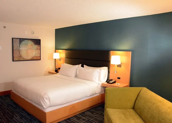 Holiday Inn Express Stamford, An Ihg Hotel