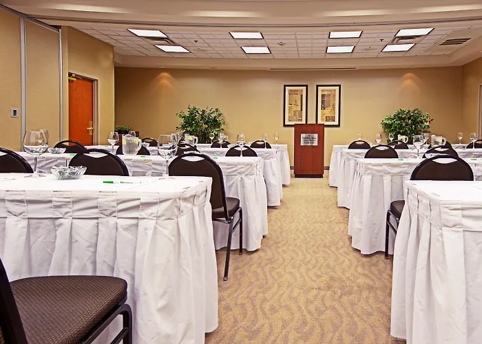 Holiday Inn & Suites Goodyear - West Phoenix Area By Ihg