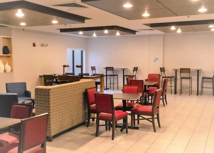Holiday Inn Express By Ihg