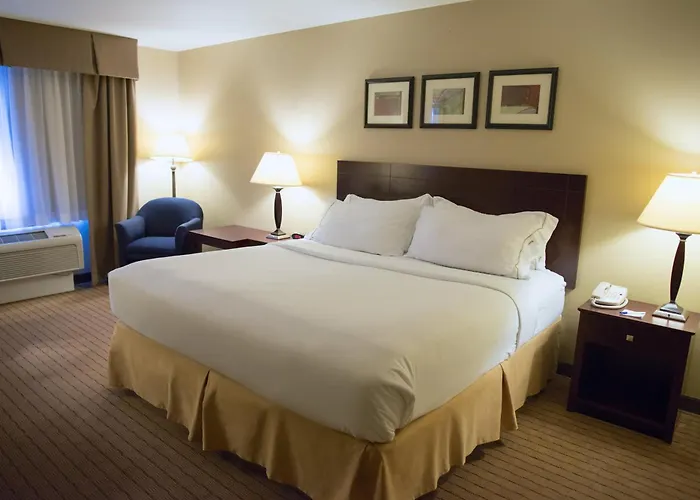 Holiday Inn Express Devils Lake By Ihg