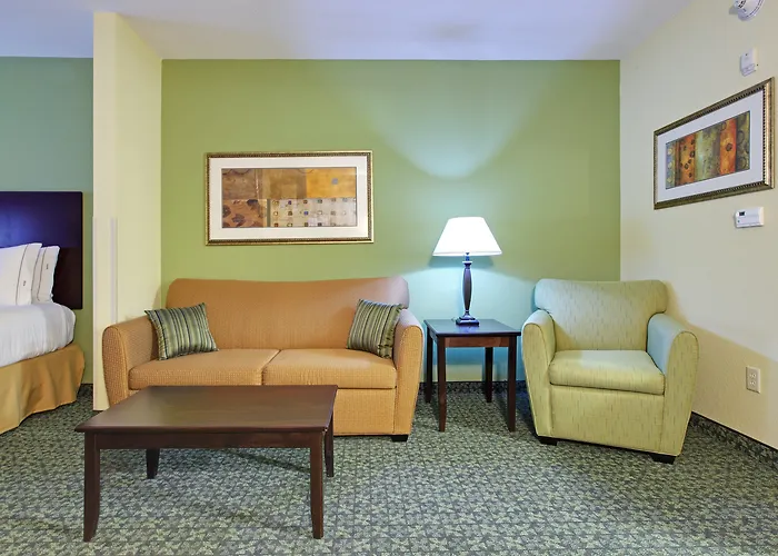Holiday Inn Express & Suites Covington By Ihg