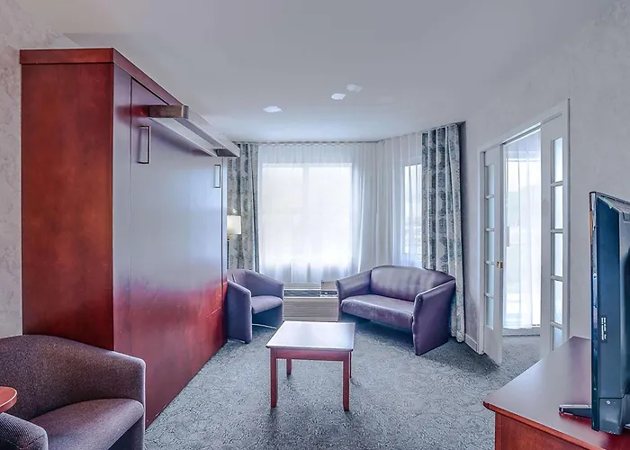 Quality Suites
