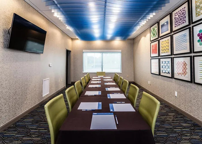 Holiday Inn Express & Suites Allen Park By Ihg