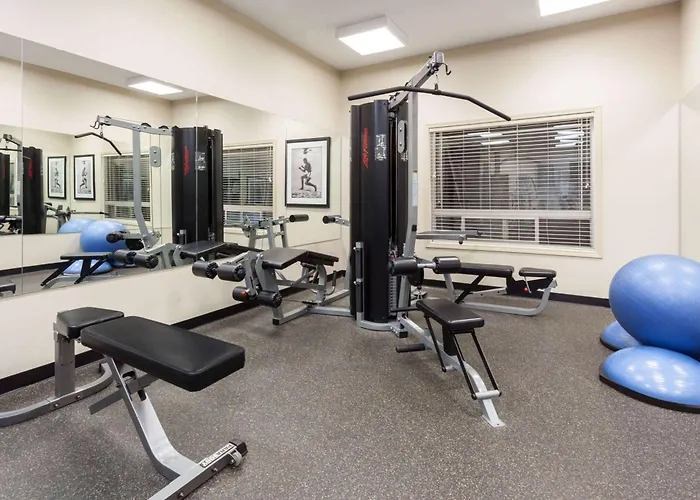 Ramada By Wyndham Weyburn