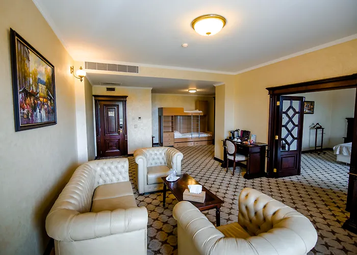 Hotel Golden House