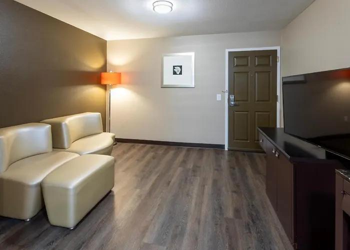 Grandstay Hotel & Suites
