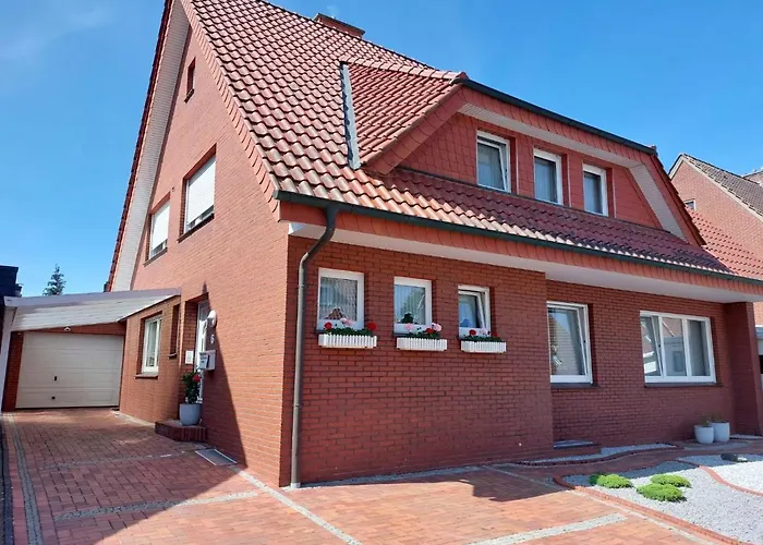 Ferienwohnung Leni erstes OG inkl Balkon Gartenblick kostenfreier Parkplatz stadtnah aber ruhig gelegen
