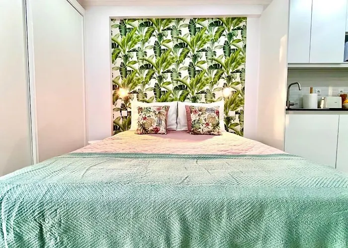 New-Romantic Studio Near The Beach!