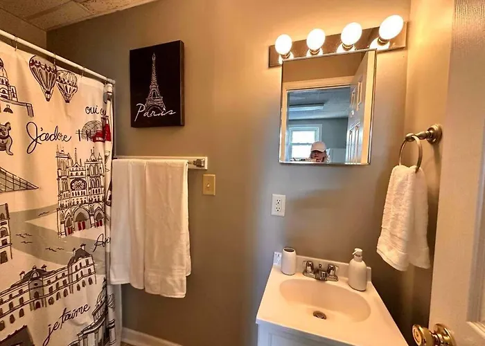 Zen Haven 3- Close To Downtown Indianapolis- Queen Bed