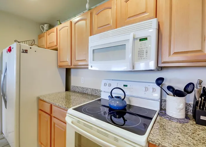 Walk To Beach: 'Panoramic Splendor' Westport Condo