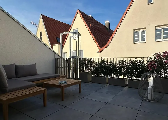 TRULY - Direkt am Rathausplatz, Dachterrasse mit Blick auf Perlachturm, Garage, Fahrstuhl