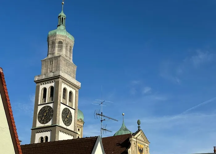 TRULY - Direkt am Rathausplatz, Dachterrasse mit Blick auf Perlachturm, Garage, Fahrstuhl