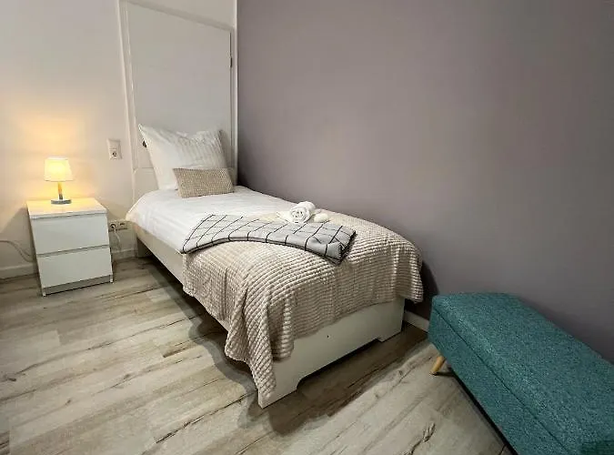 Home Inn Apartments - 201