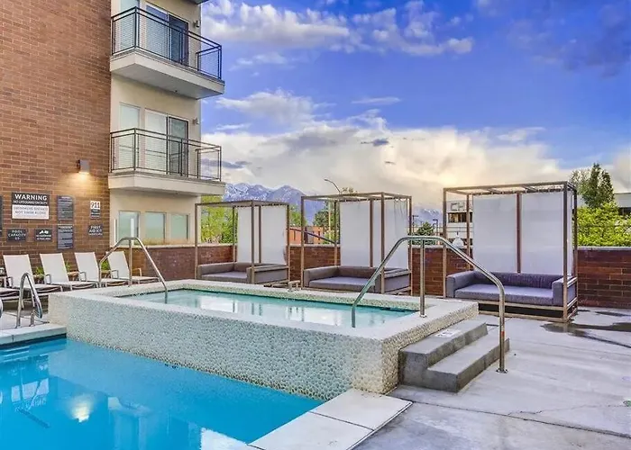 Lux 2 Bd Boho In Heart Of Slc