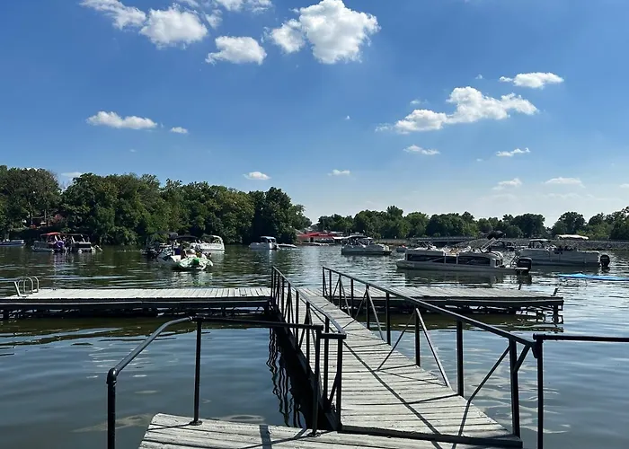 Lake Shafer Resort