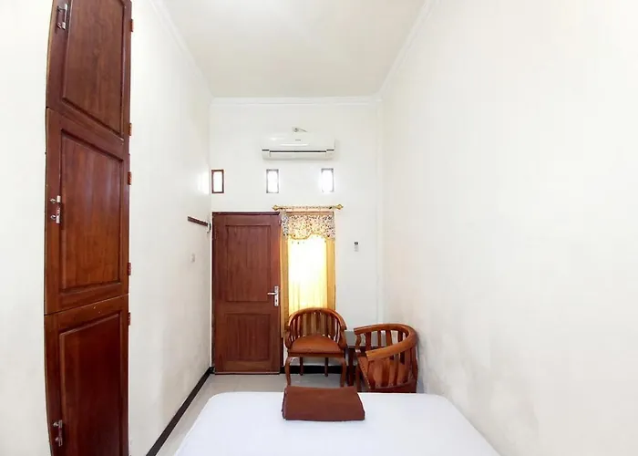 Griya Juanda Syariah Near Rs Dharma Husada Probolinggo Mitra Reddoorz
