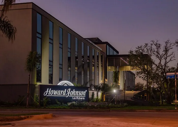 Howard Johnson Plaza La Ribera