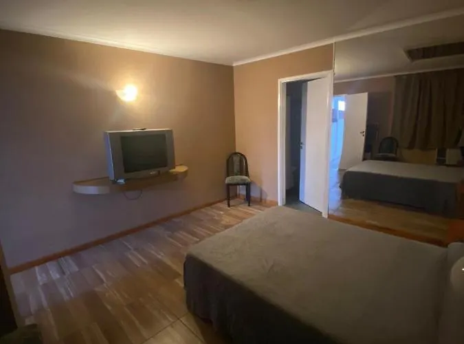 Hotel-Alojamiento Candilejas