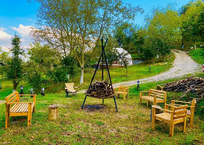 Phalesia Glamping Otel