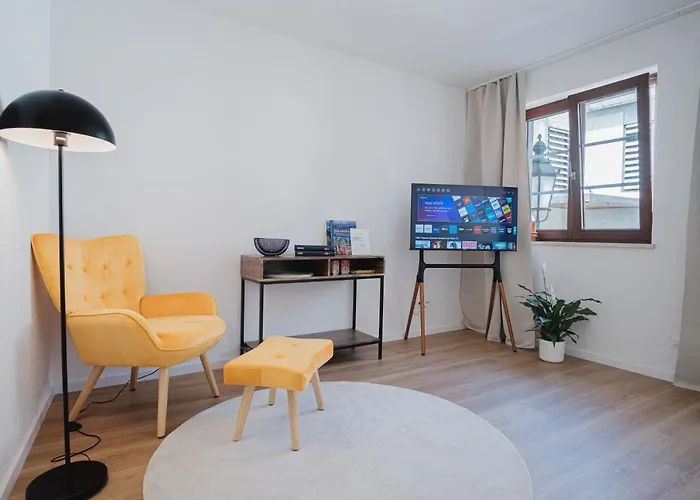 NEU / Design / Altstadt / Küche / NETFLIX