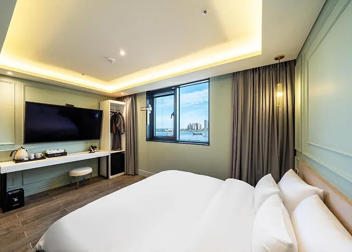 Sokcho Business Hotel Camel