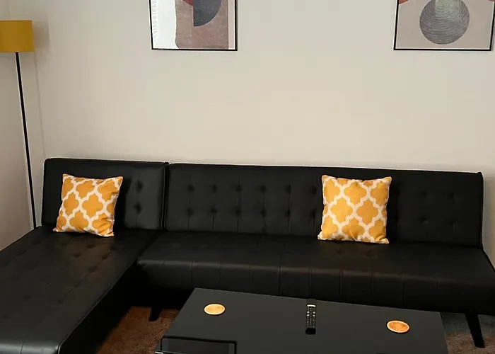 Spacious Ground Floor Suite Comfortably Sleeps Up To Eight