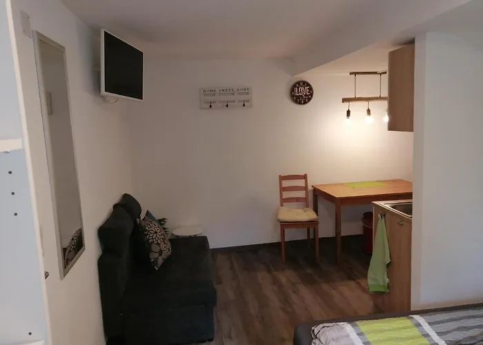 Kleine Wohnung (idyllische Lage)
